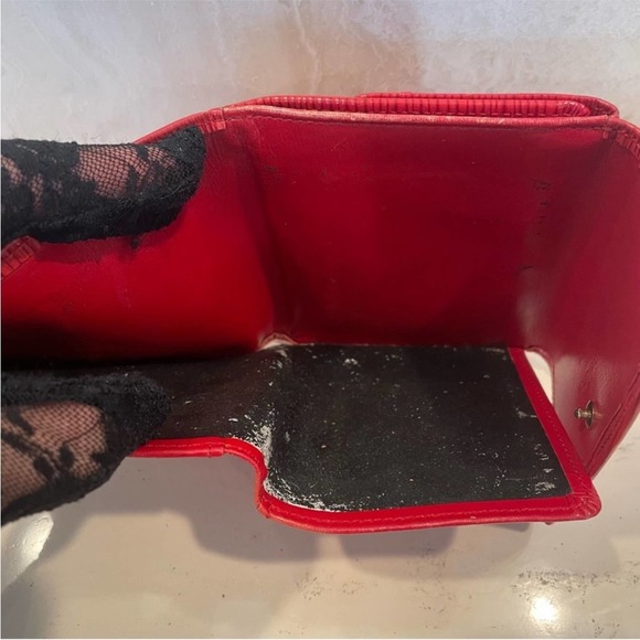 Red Leather Epi Louis Vuitton Wallet - Picture 5 of 7